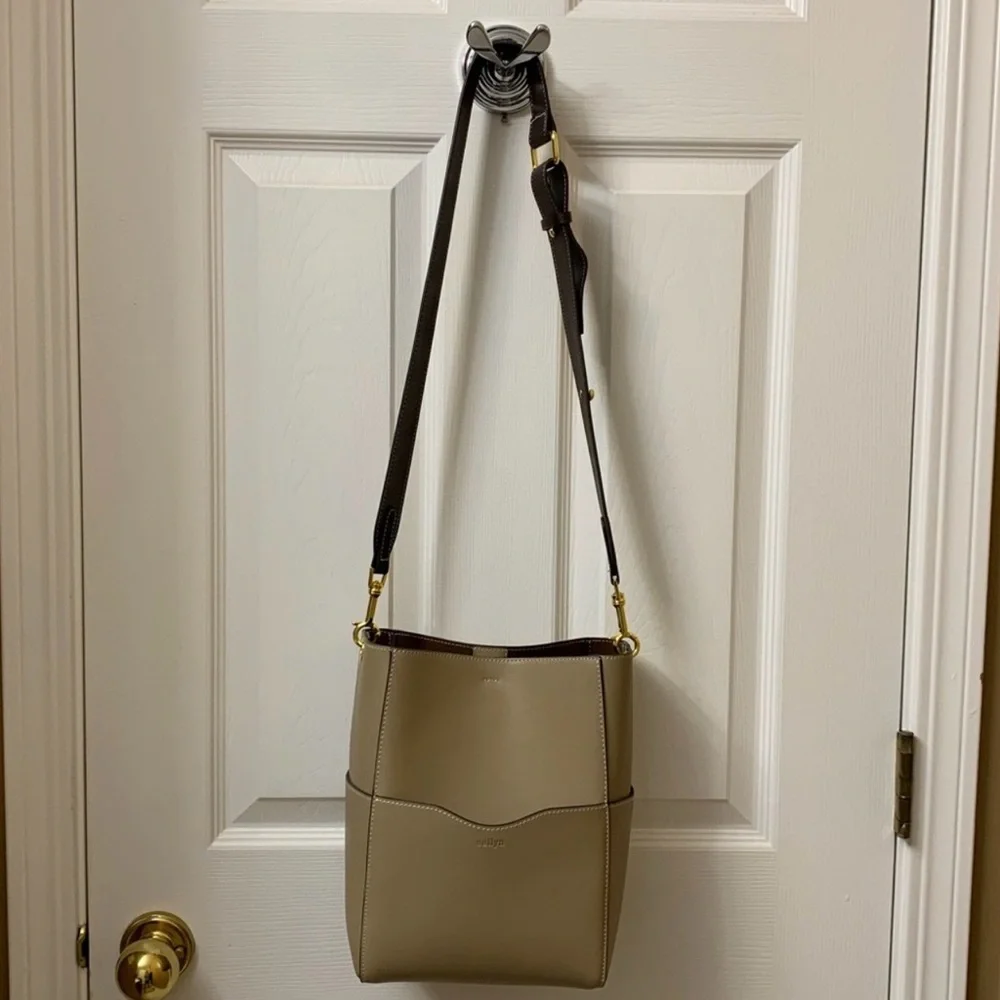 Aallyn Jordan Leather Bucket Bag - Picture 3 of 3